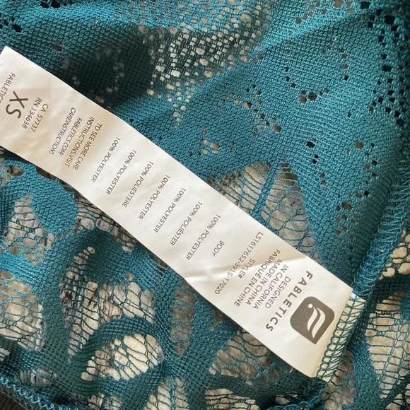 NWOT Fabletics Sophie Green Lace Top - Picture 4 of 6